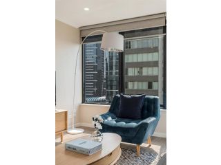 Stylish Unit with Balcony & Pool near Crown Casino Apartment, Melbourne - 3