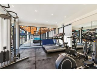 Stylish Unit with Balcony & Pool near Crown Casino Apartment, Melbourne - 2