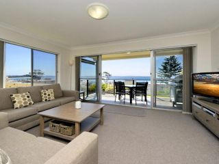 Sundeck, Unit 151 Ronald Avenue Apartment, Shoal Bay - 1