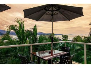 Sunlit Waters Studio Apartments Aparthotel, Airlie Beach - 3