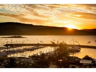 Sunlit Waters Studio Apartments Aparthotel, Airlie Beach - 2