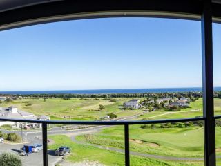 Sunset Horizon at Lady Bay - 8 Huntingdale Drive Guest house, Normanville - 4