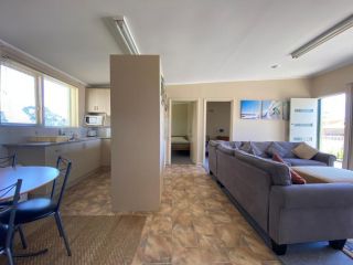 Denhams Beach Cottage Guest house, Sunshine Bay - 3