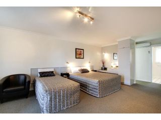 Tamar River Villas Aparthotel, Launceston - 1