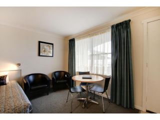 Tamar River Villas Aparthotel, Launceston - 4