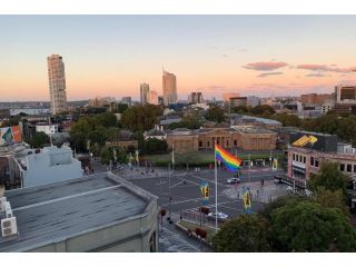 Taylor Square: small studio with a view! BUDGET Apartment, Sydney - 2