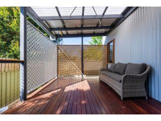 The Block House -LJ Hooker Yamba Guest house, Yamba - 4