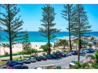 The Coconut Crib- Waterfront Burleigh Beach Apartment, Gold Coast - 5