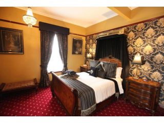 The Grand On Macfie Bed and breakfast, Devonport - 2