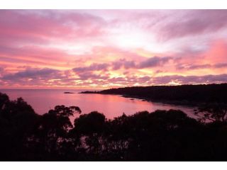 THE LOFT @ Bay of Fires Seascape Apartment, Binalong Bay - 2