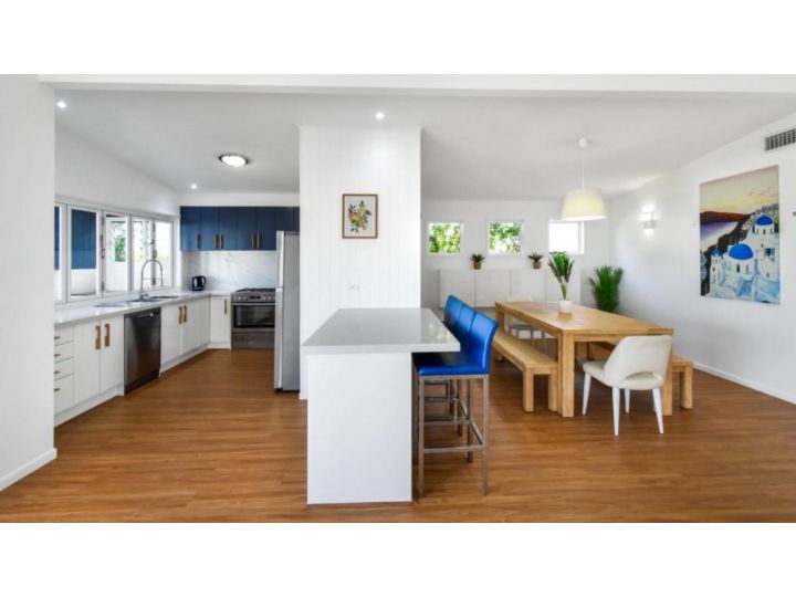 The Lookout Holiday Home, Beautiful Views! Guest house, Caloundra - imaginea 5