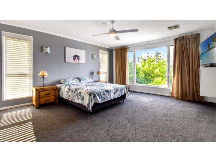 The Lookout Holiday Home, Beautiful Views! Guest house, Caloundra - imaginea 7