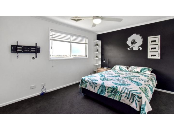The Lookout Holiday Home, Beautiful Views! Guest house, Caloundra - imaginea 11
