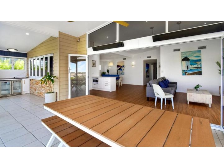 The Lookout Holiday Home, Beautiful Views! Guest house, Caloundra - imaginea 3