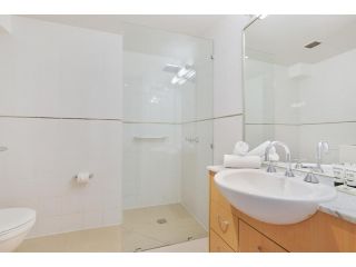 The most convenient location in town Apartment, Sydney - 5