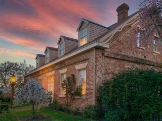 The Racecourse Inn Bed and breakfast, Longford - 2