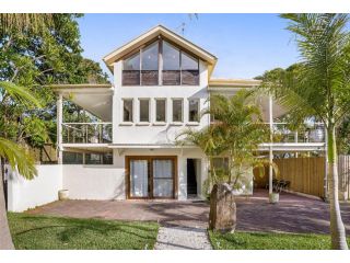 The Rock Cavanbah Beach Guest house, Byron Bay - 1