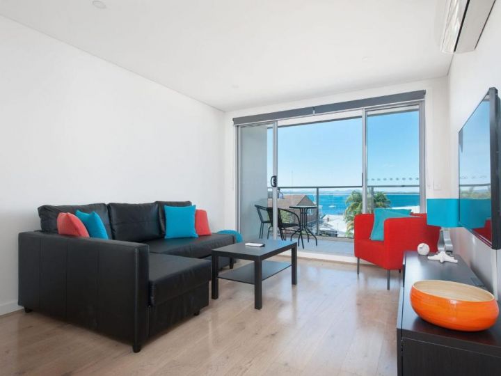 The Shoal, Unit 309/4-8 Bullecourt Street Apartment, Shoal Bay - imaginea 2