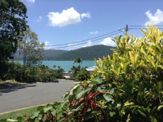 Studio Apartment with Seaview Apartment, Airlie Beach - 4