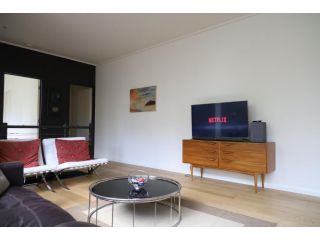 The Walkup Southbank Apartment, Melbourne - 3