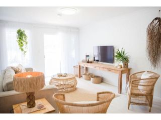 Byron Bay Accom Unit 3 34 Kendall Street - Three by the Sea Apartment, Byron Bay - 2