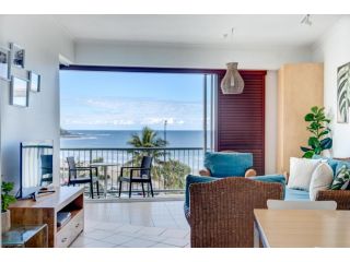 Top Floor Kings Beach Views - Private Rooftop Terrace With Spa Bath & Biggest Resort Pools Apartment, Caloundra - 3
