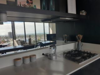 Top Floor Stunning Views Apartment, Melbourne - 1