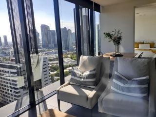 Top Floor Stunning Views Apartment, Melbourne - 5