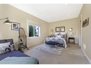 Topiary Haven Apartment, Launceston - 4