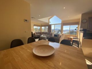 Torino 6 - Lake Jindabyne & Snowy Mountain Views Guest house, Jindabyne - 2