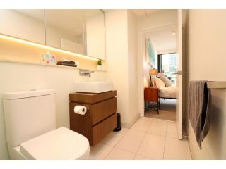 Urban Eden - Parking, Balcony, Chapel St 260m Apartment, Melbourne - 5