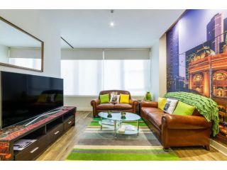 Tram Stop 5 - Stylish 2 Bedroom in downtown Melbourne Apartment, Melbourne - 3