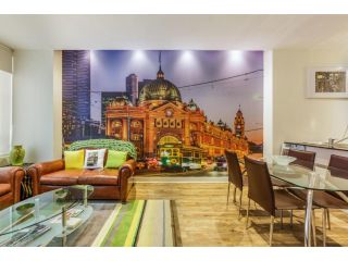 Tram Stop 5 - Stylish 2 Bedroom in downtown Melbourne Apartment, Melbourne - 4