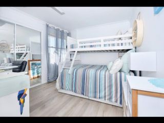 Tranquil Beach Getaway Apartment, Caloundra - 3