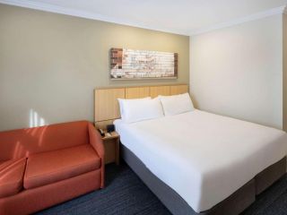 Mercure Sydney Blacktown Hotel, Blacktown - 2