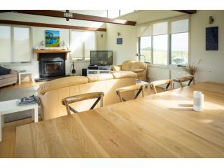 Turnstone Beach House Villa, King Island - 5