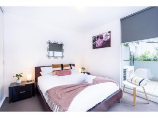 Ultimate Comfort Gem in St Kilda Apartment, Melbourne - 4