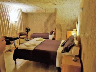 Underground Gem Apartment, Coober Pedy - 5