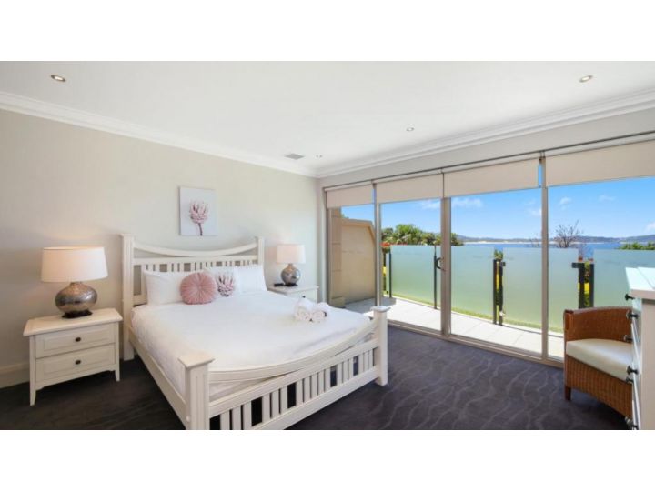 Unit 1 - 3 Bed Part Ocean View Guest house, Terrigal - imaginea 3