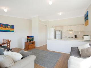 Unit 2, 43 Noble Parade, Dalmeny Apartment, Dalmeny - 2