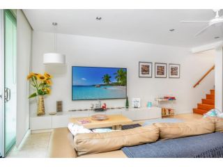 Unit 207 Plantation - Rainbow Beach, Ocean Facing - Plantation Resort Unit, Incredible Views, Top Floor Guest house, Rainbow Beach - 3