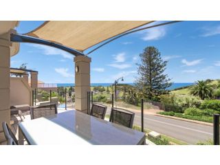 Unit 22 - 3 Bed Ocean View Guest house, Terrigal - 1