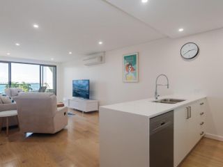 Unit 301 'The Shoal' 6-8 Bullecourt Street - Air con, walking to local shops & beach Apartment, Shoal Bay - 3