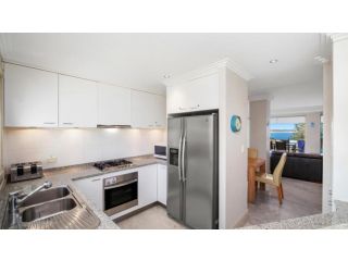 Unit 49 - 3 Bed Ocean View Guest house, Terrigal - 3