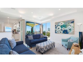 Unit 50 - 5 Bed Platinum Ocean View Guest house, Terrigal - 1