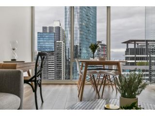 Views and hotel-style extras in a great location Apartment, Melbourne - 5