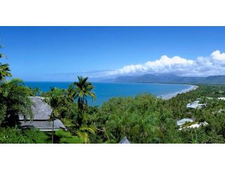 Villa Empat Puluh Dua Villa, Port Douglas - 3