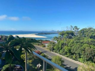 Vista Maritima - Light, Modern, spectacular views! Apartment, Nambucca Heads - 2