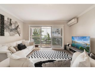 Walk to Coogee Beach Apartment Retreat Apartment, Sydney - 2